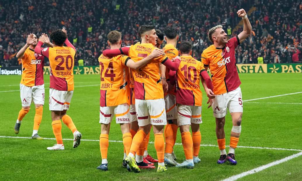 Galatasaray vs Trabzonspor (01:00 17/12) | Xem lại trận đấu